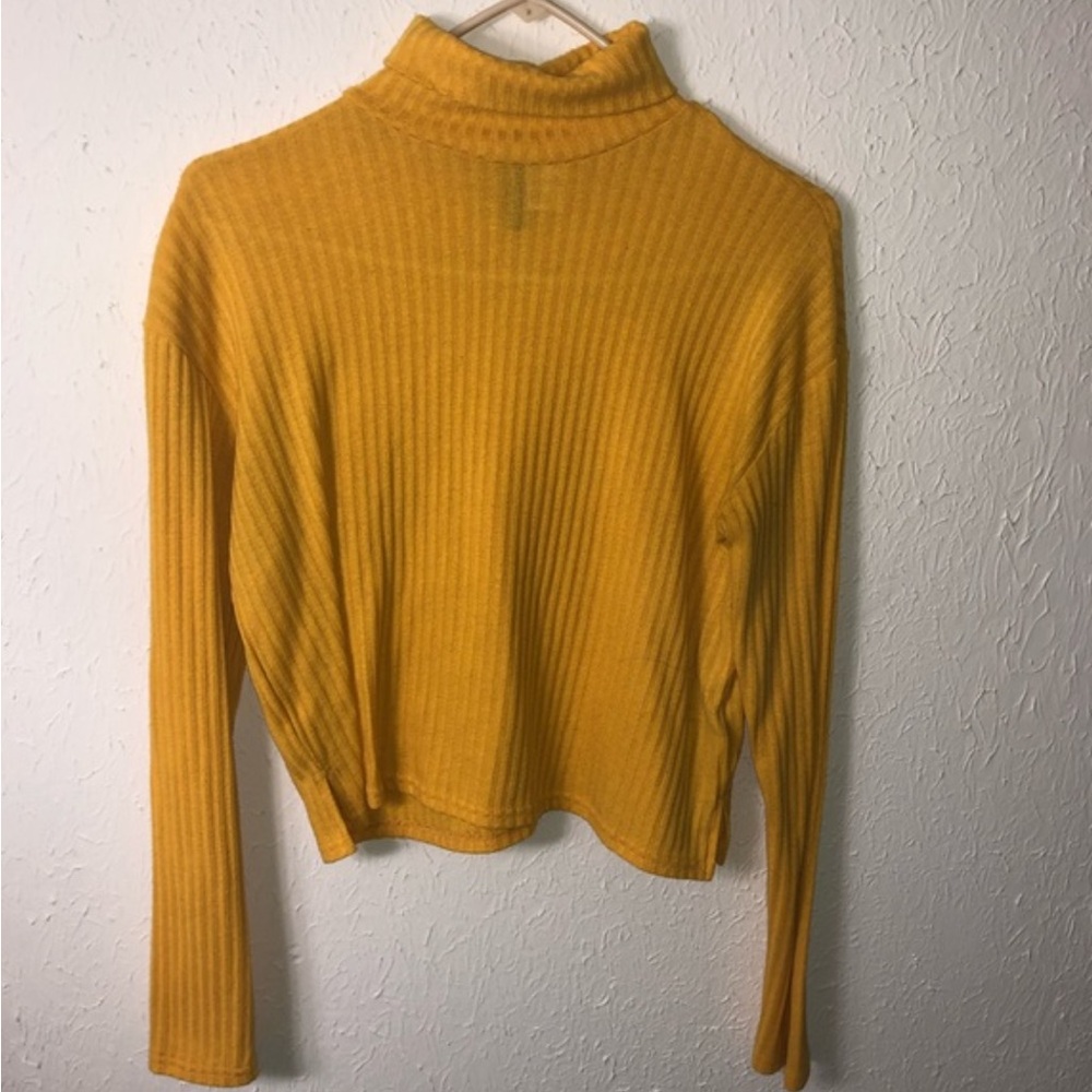 H&M Mustard Yellow Ribbed Knit Turtleneck Top